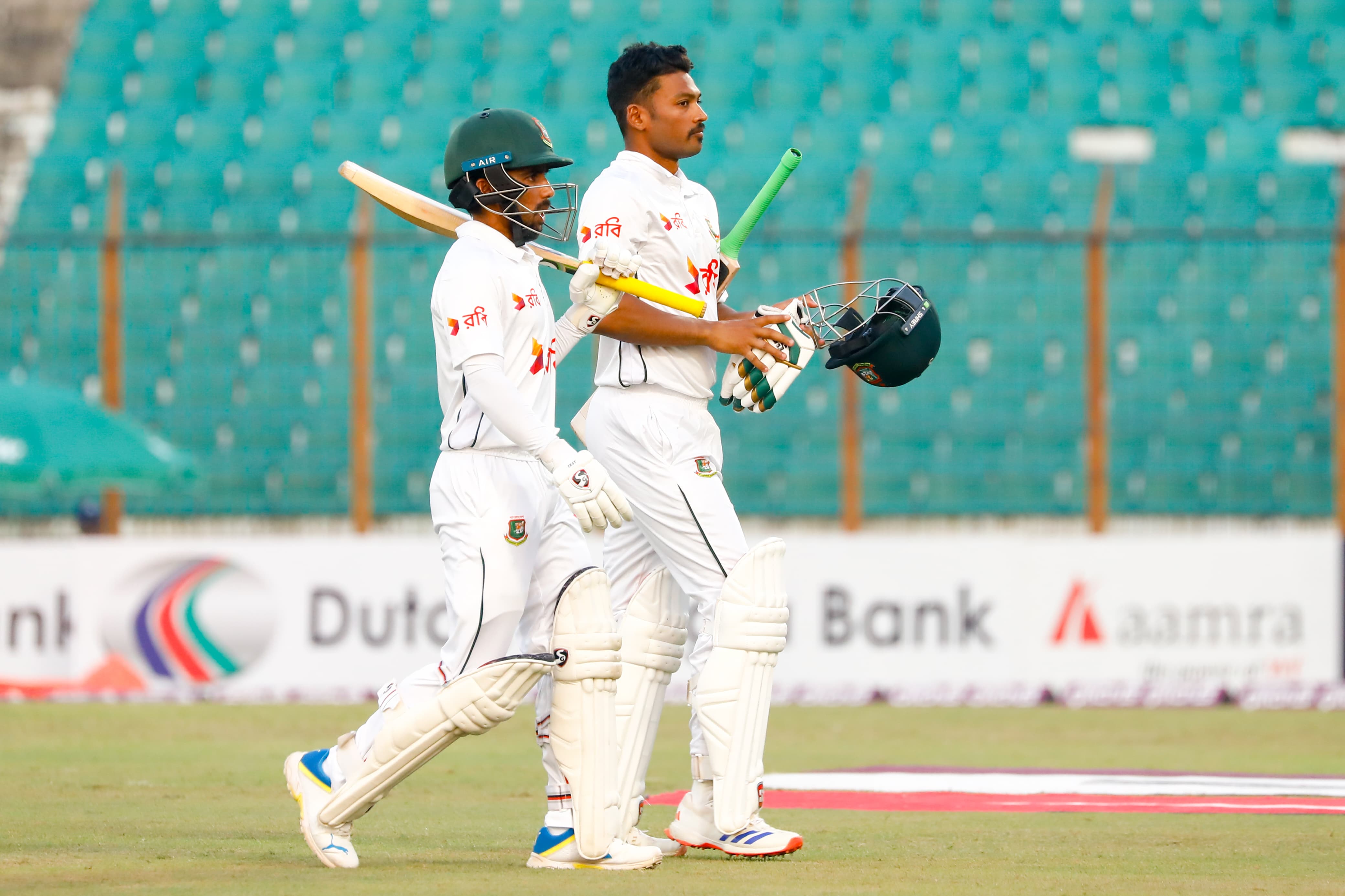 Bangladesh stumble to 38-4 in reply to mammoth South Africa total